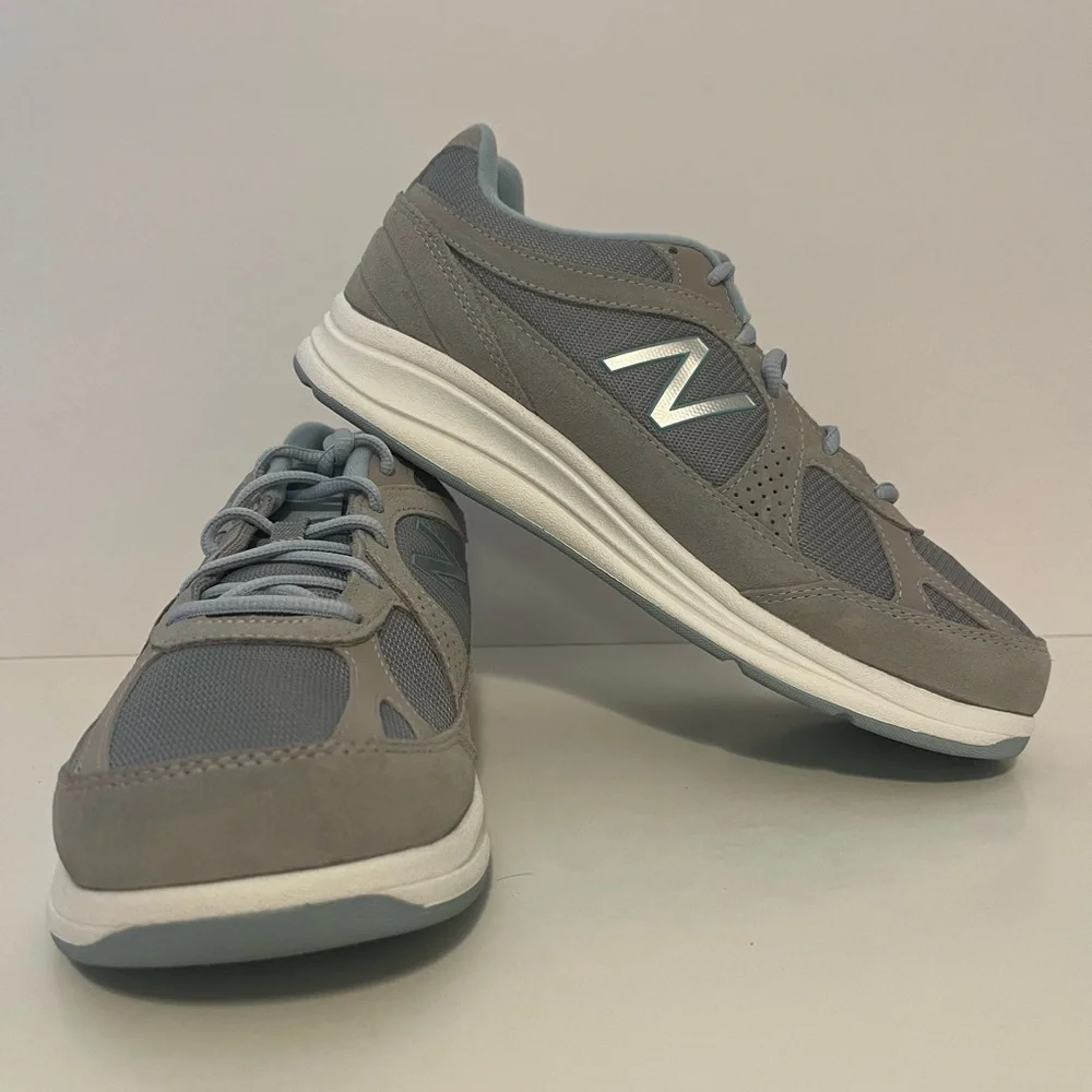 New Balance Shoes Womens Sz 9.5 D Grey Suede Leather Walking Sneakers
